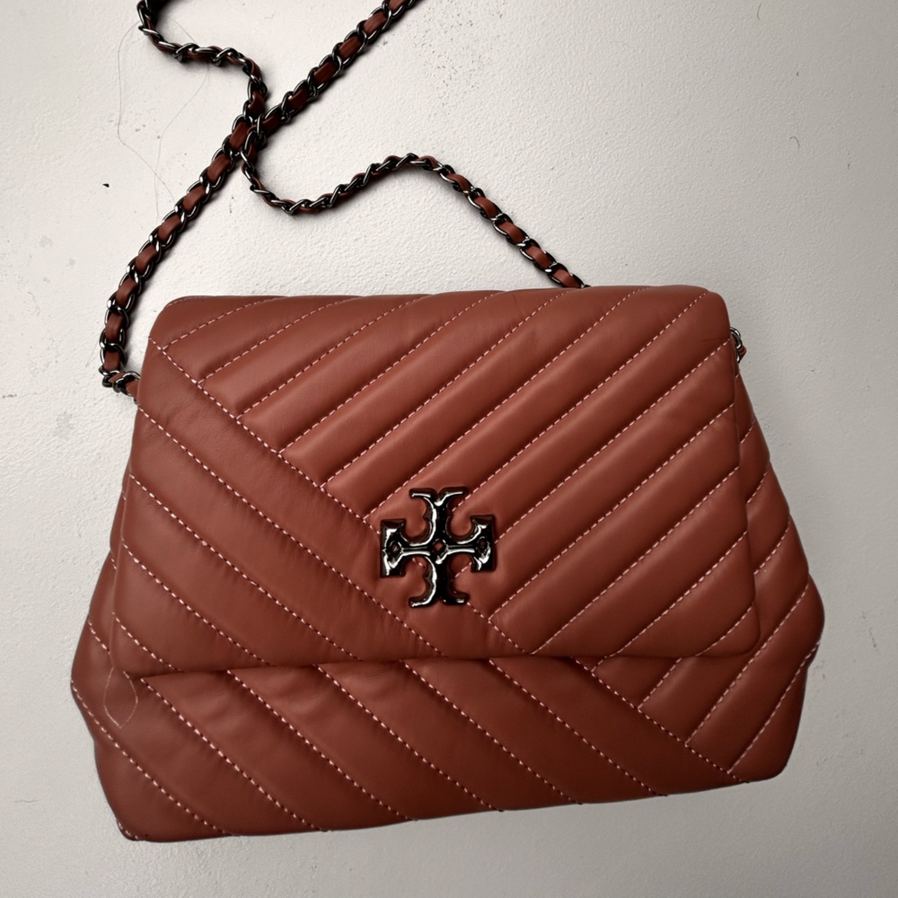 Tory Burch Quilted Crossbody Bag in Warm Brown with Silver Logo